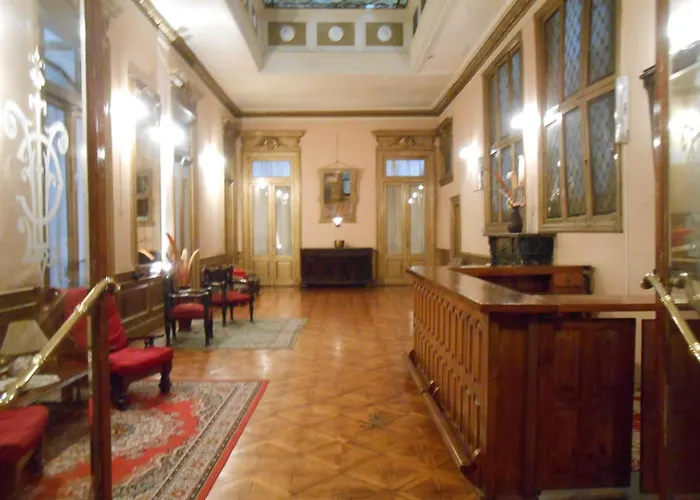 Hotel Reina