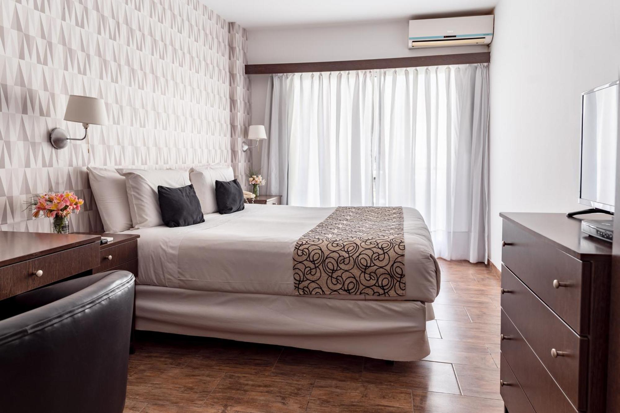 Standard Double or Twin Room,1212284443:JPEG