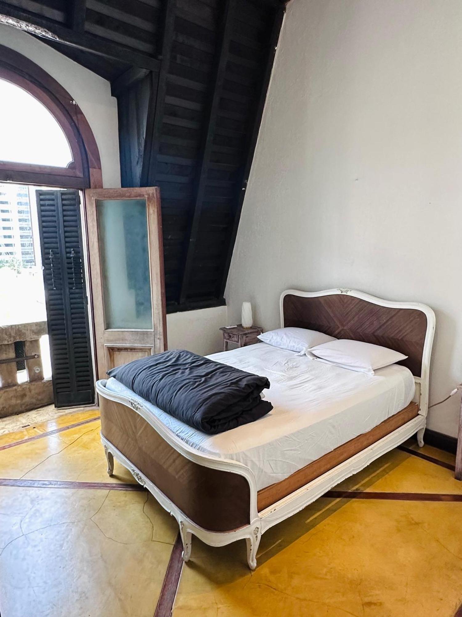 Queen Room Balcony,1583239144:JPEG
