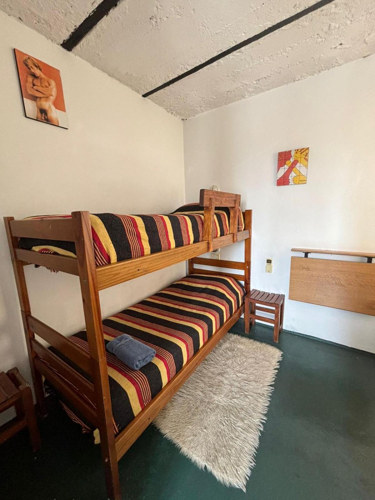 Bed Male Dormitory Room,1567356014:JPEG