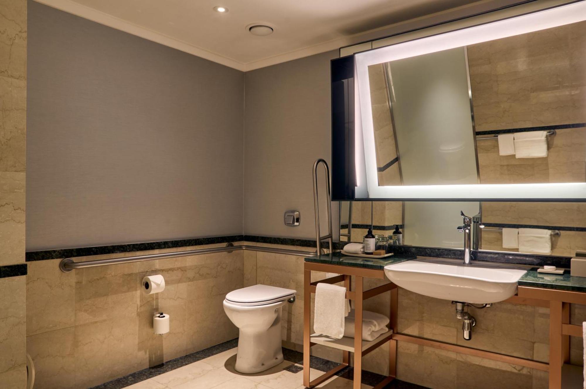 Quarto King Deluxe - Acessível a Pessoas com Mobilidade Condicionada