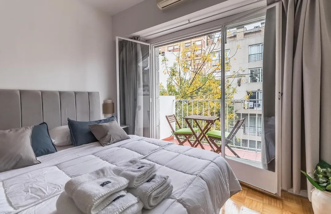 Hermoso y cómodo departamento en Palermo Recoleta, con balcon!!-1