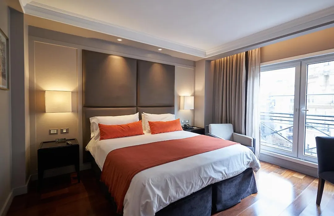 Carles Hotel-1