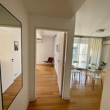 Luxury Apartment With Full Amenities-2