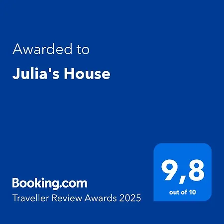 Julia'S House-2