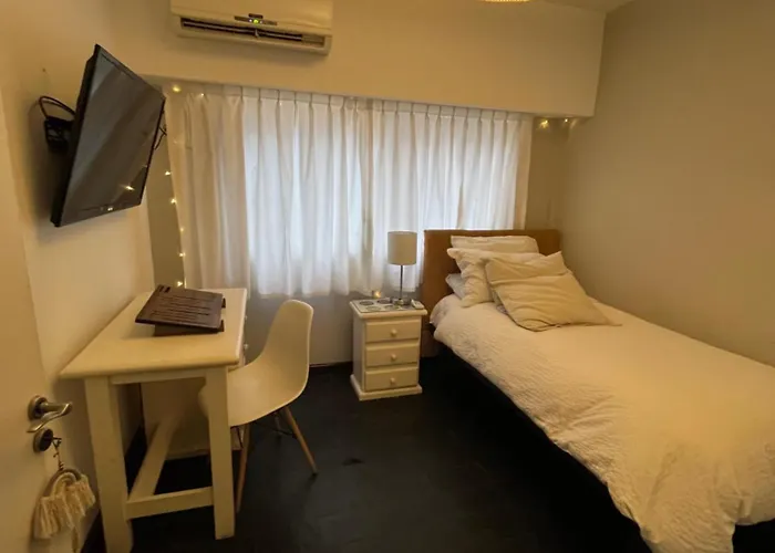 Habitación y baño privado para mujeres en Recoleta